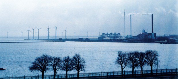Thermal plants and windmills at Copenhagen harbour. Photo: Odd IglebaekThermal plants and windmills at Copenhagen harbour. Photo: Odd IglebaekThermal plants and windmills at Copenhagen harbour. Photo: Odd Iglebaek