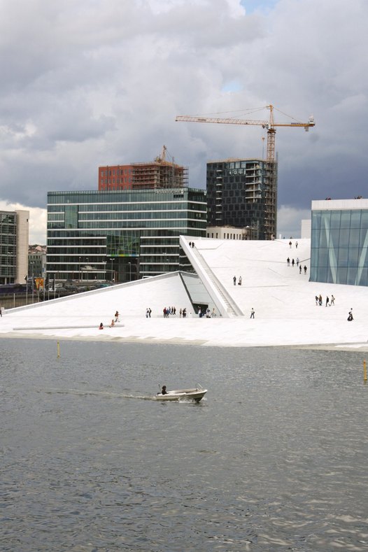The new Opera House in Oslo with the emerging Barcode-project in the distance. Photo: Odd Iglebaek